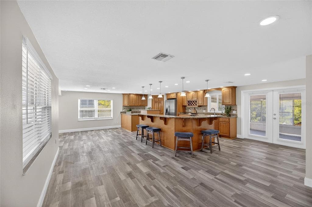 827 SEABREEZE DRIVE photo 8