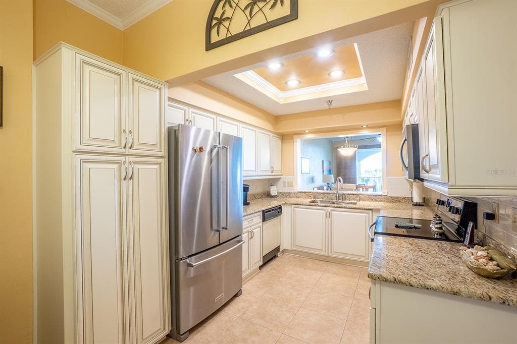 104 SURFVIEW DRIVE 2204 photo 6