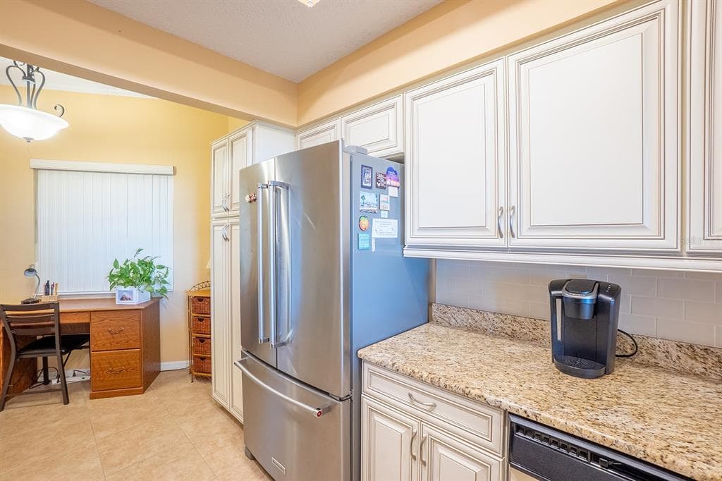 104 SURFVIEW DRIVE 2204 photo 9