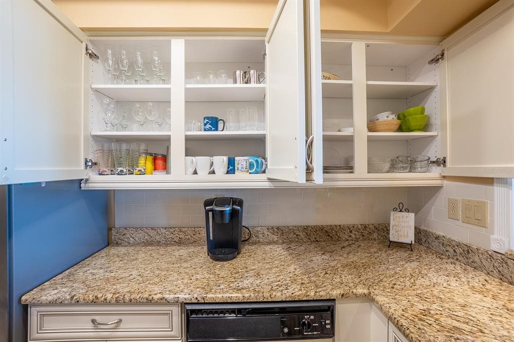 104 SURFVIEW DRIVE 2204 photo 10