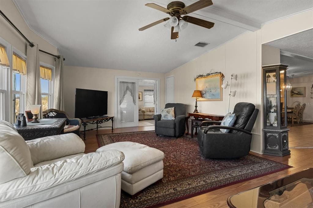 6825 S LAKE HENRY DRIVE NE photo 13