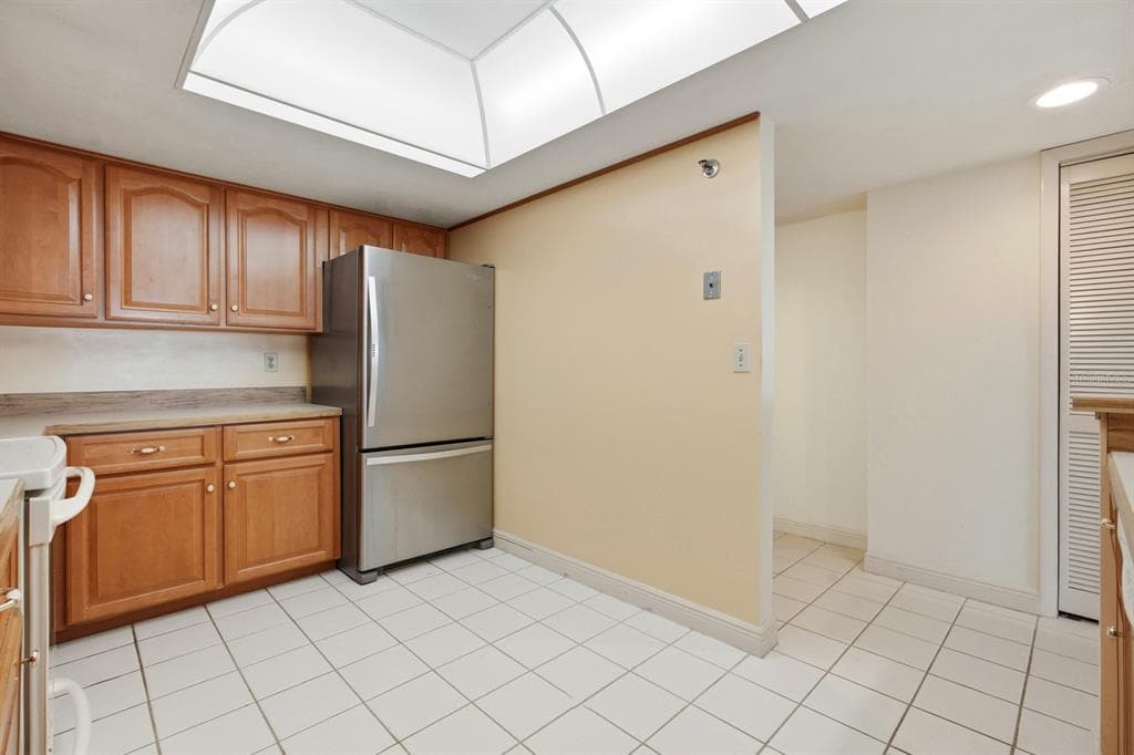 1513 OCEAN SHORE BOULEVARD 4E photo 22