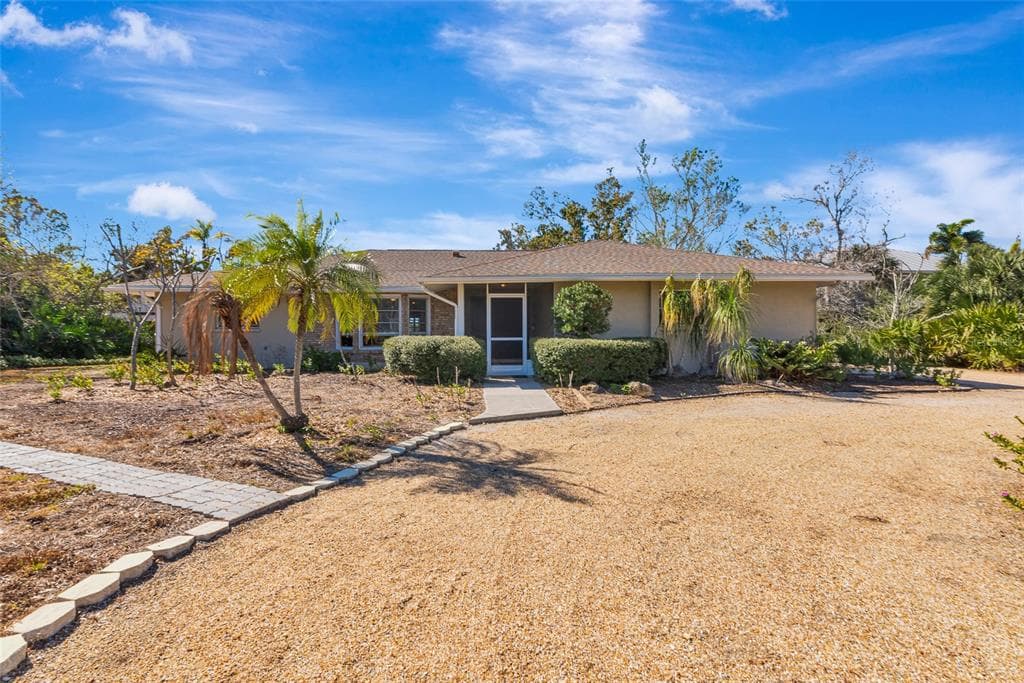 950 OXFORD DRIVE 4
