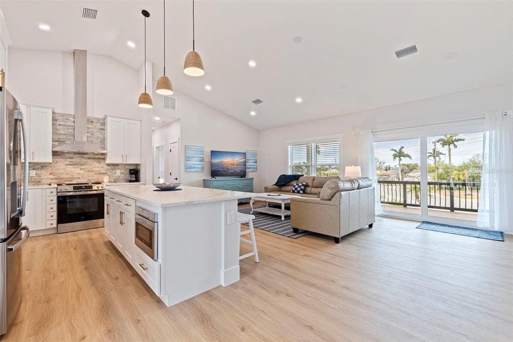 605 115TH AVENUE photo 11