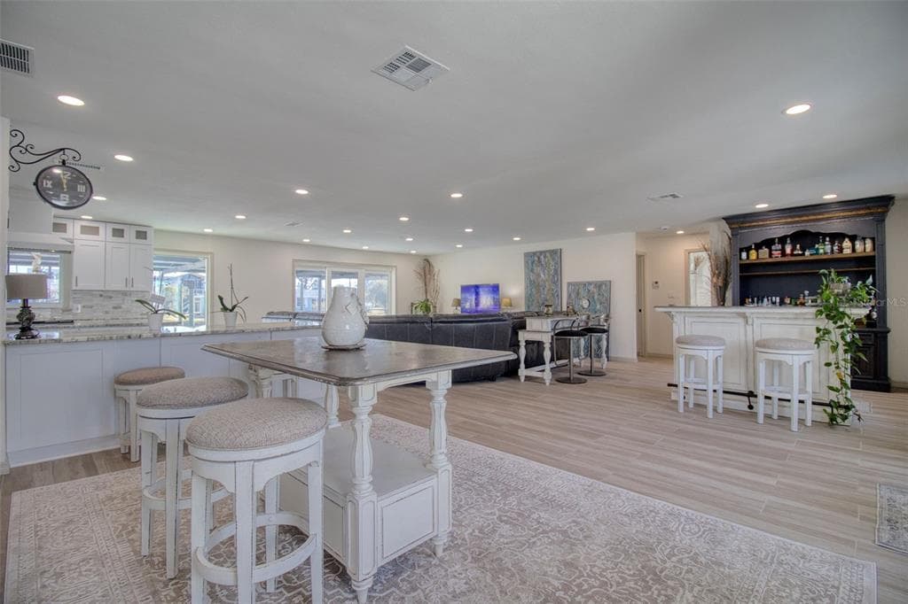13804 PLUMOSA AVENUE photo 11
