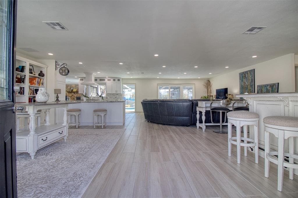 13804 PLUMOSA AVENUE photo 8