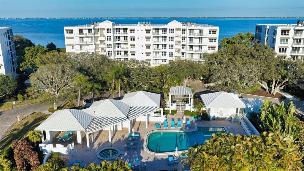 2450 HARBOURSIDE DRIVE 234 photo 2