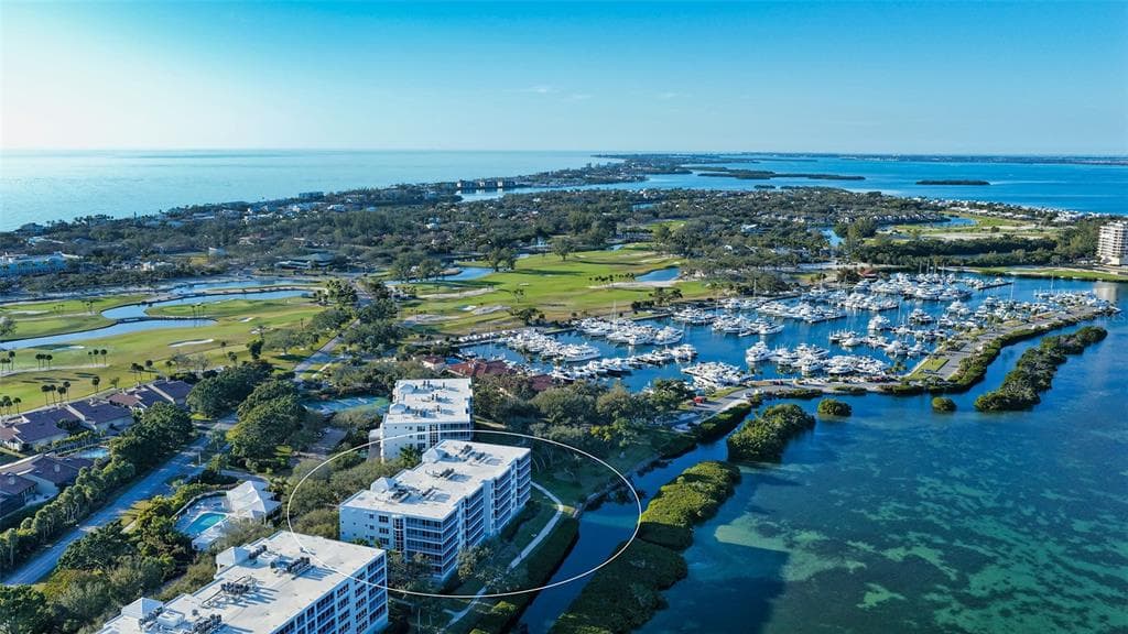 2450 HARBOURSIDE DRIVE 234 photo 3