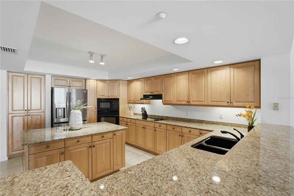 16326 GULF BOULEVARD 307 photo 7