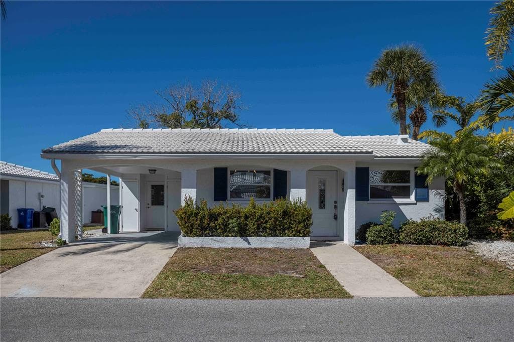 563 SPANISH DRIVE S 1