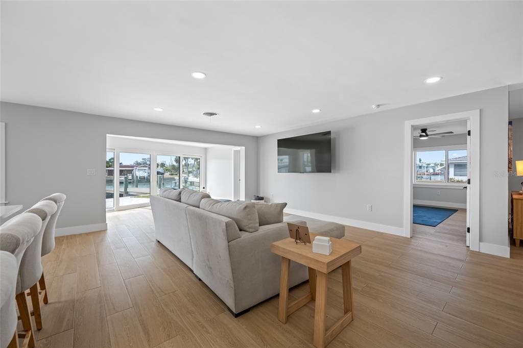 370 59TH AVENUE photo 25