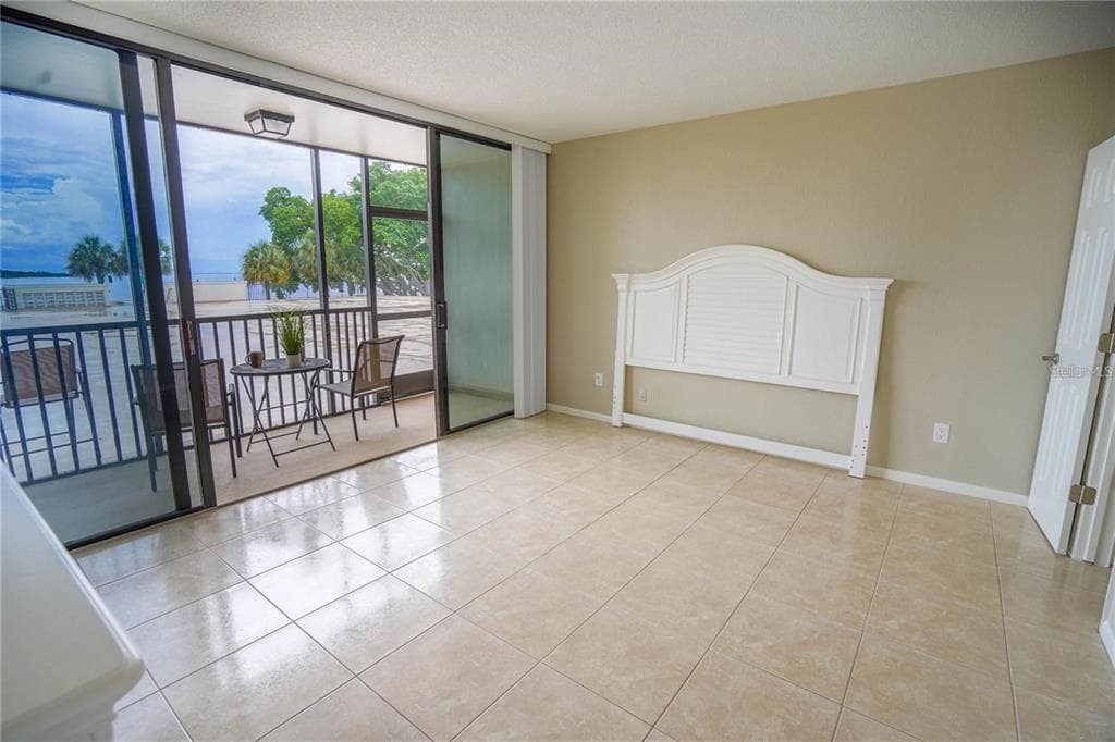 7100 SUNSHINE SKYWAY LANE S 201 photo 23