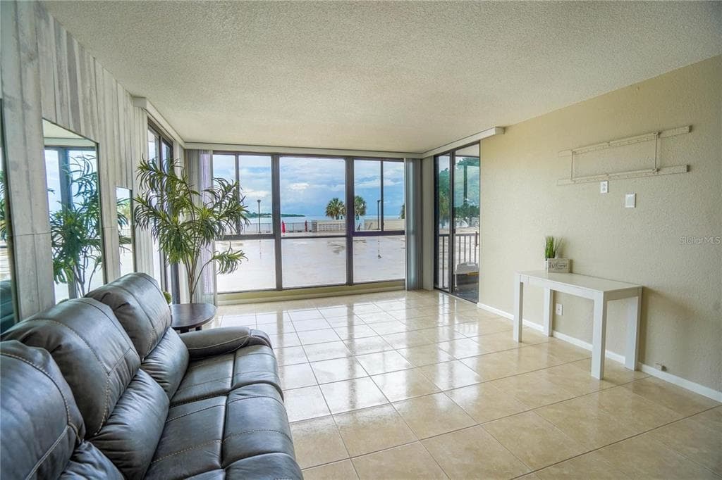 7100 SUNSHINE SKYWAY LANE S 201 photo 9