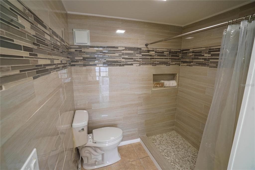 7100 SUNSHINE SKYWAY LANE S 201 photo 14