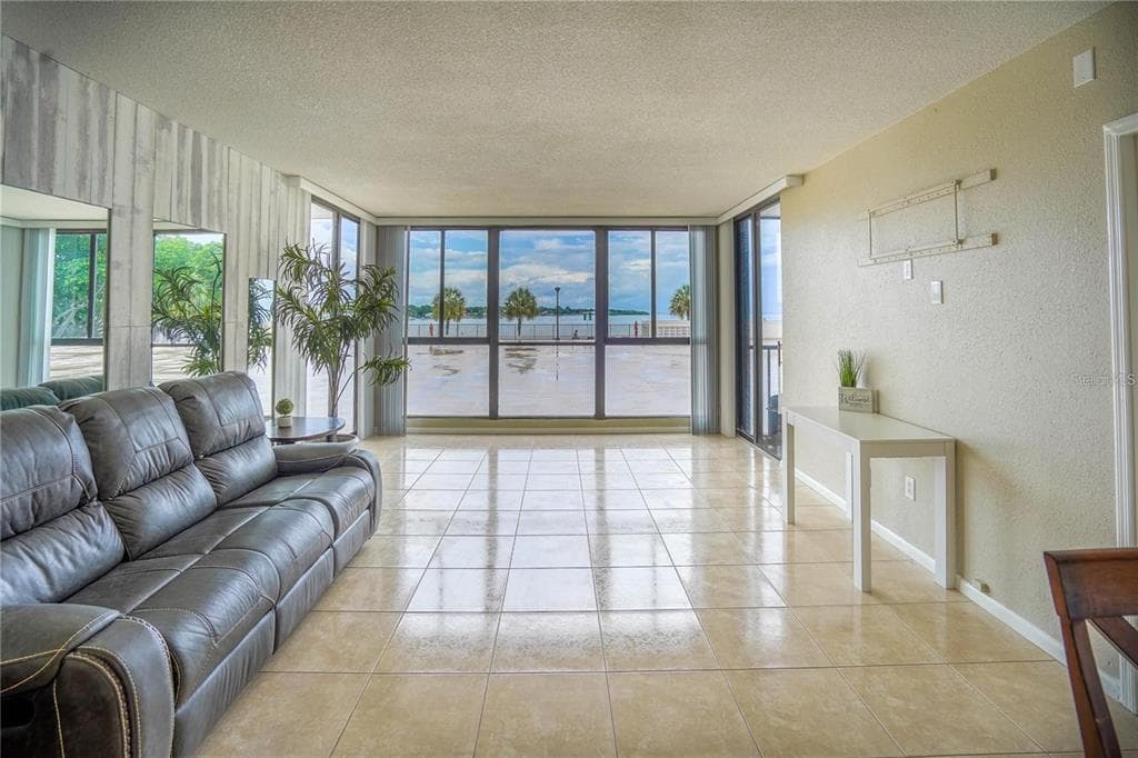 7100 SUNSHINE SKYWAY LANE S 201 photo 8