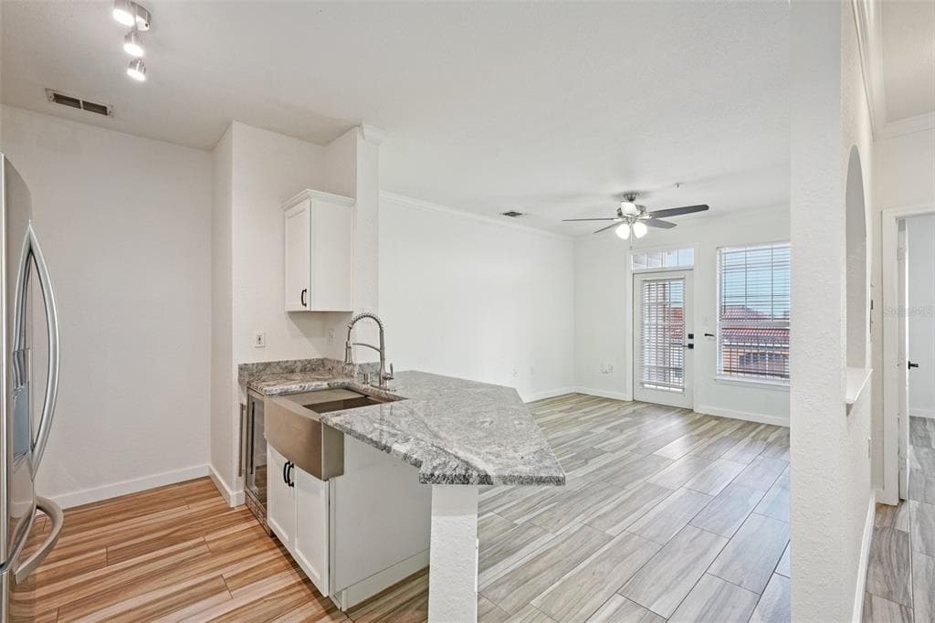 5000 CULBREATH KEY WAY 8-212 photo 14