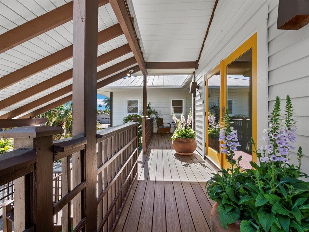 677 LANDS END DRIVE photo 14