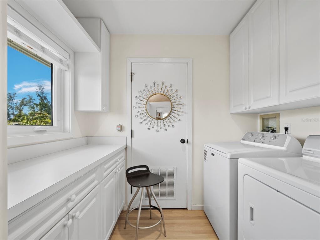 677 LANDS END DRIVE photo 25