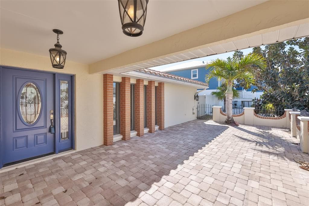 6523 KING PALM WAY photo 9