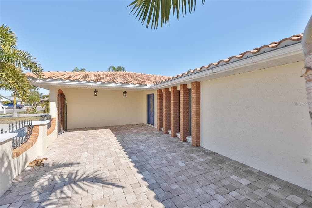 6523 KING PALM WAY photo 11