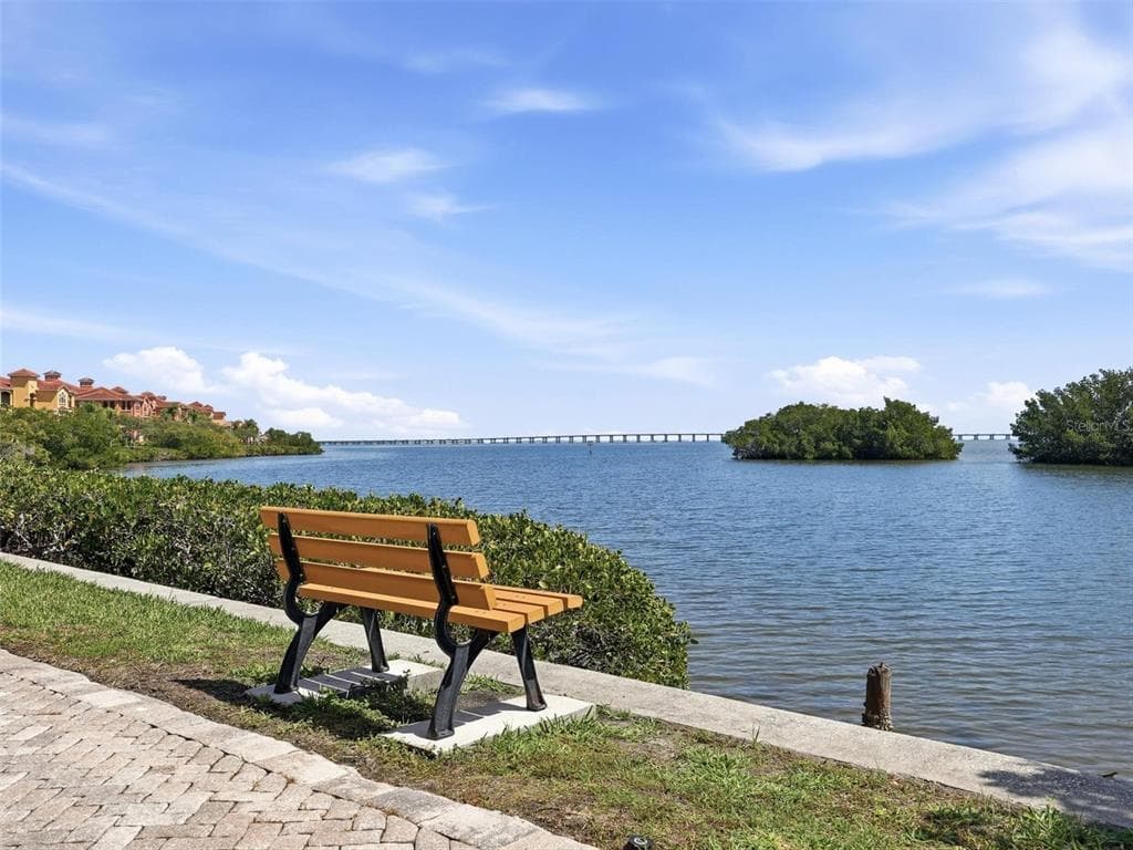 2732 VIA MURANO 524 photo 3