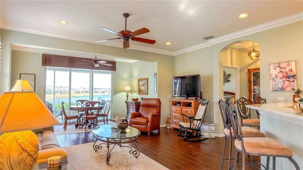 2069 SIFIELD GREENS WAY 102 photo 14