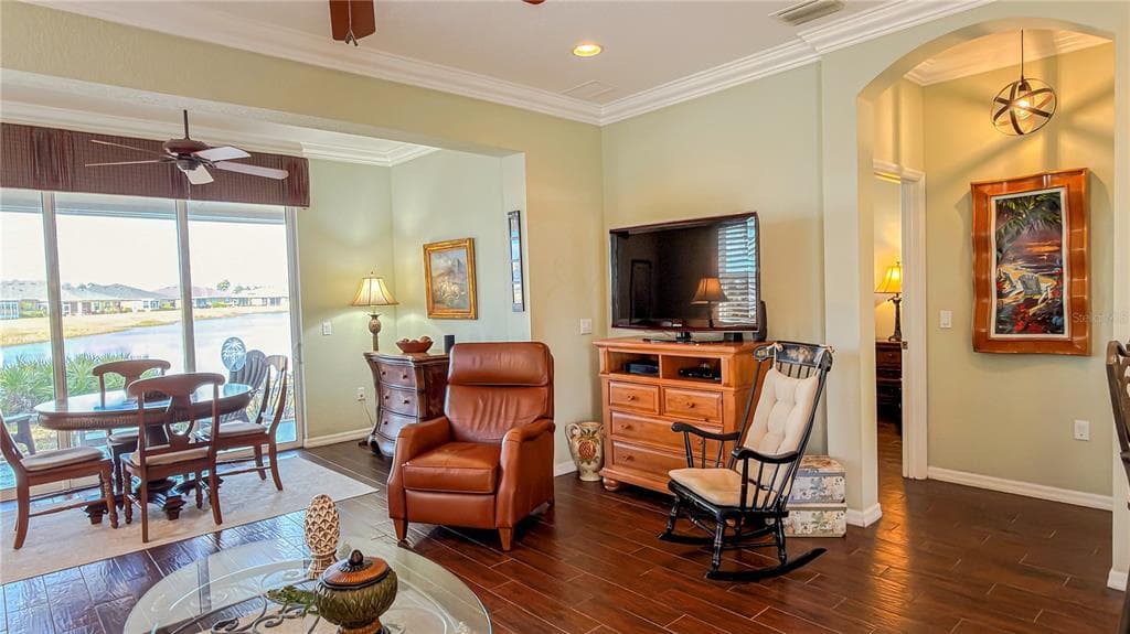 2069 SIFIELD GREENS WAY 102 photo 11