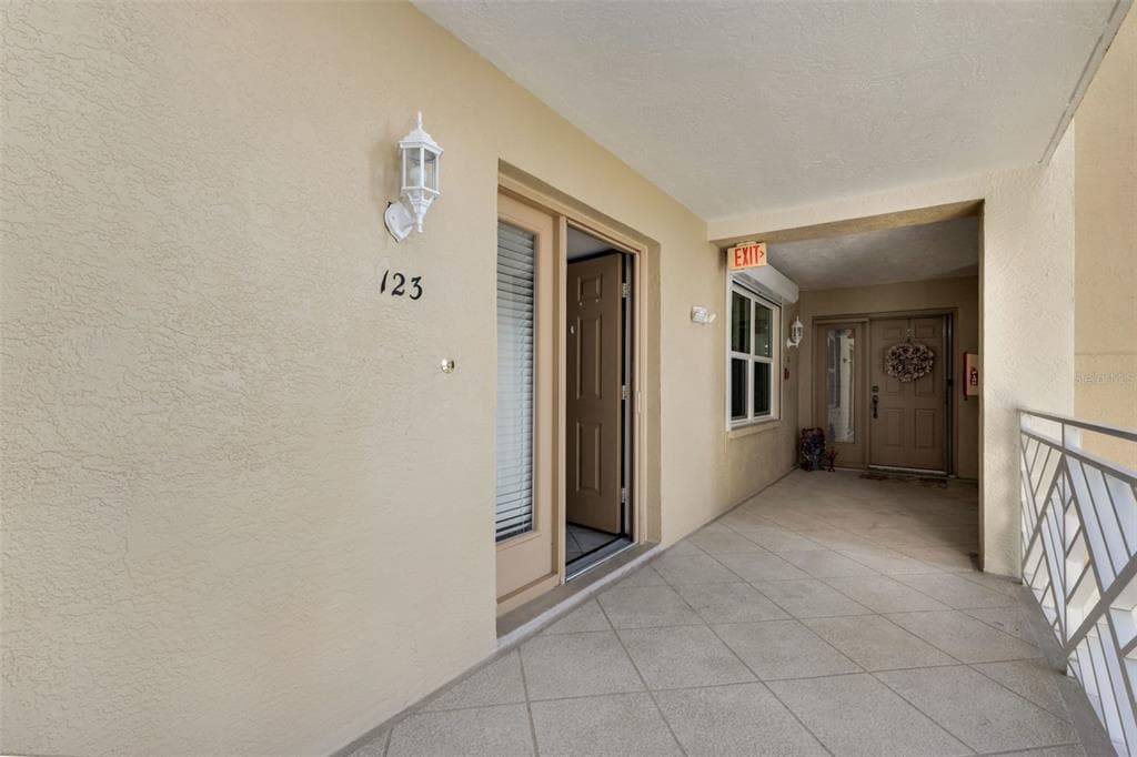 1650 W MARION AVENUE 123 photo 17
