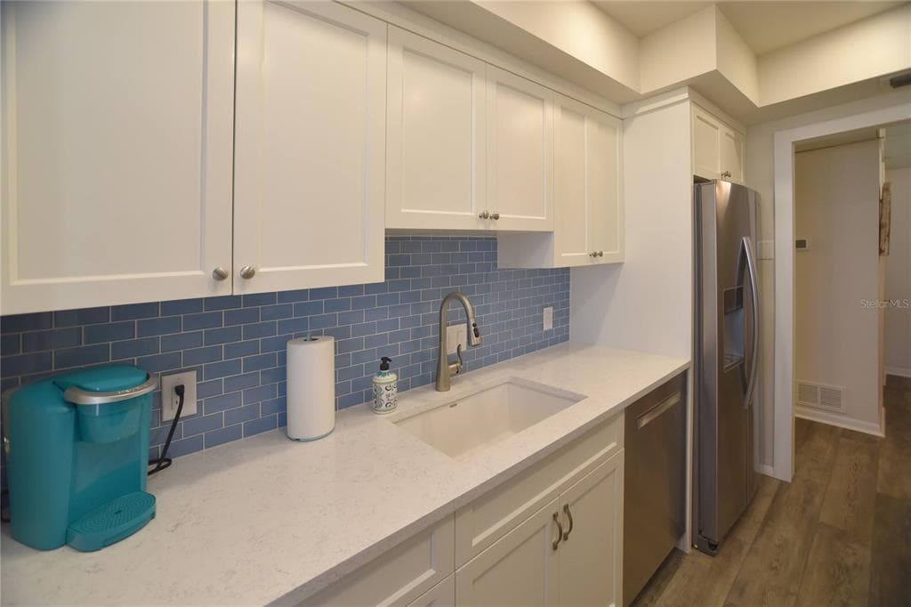 3820 GULF BOULEVARD 306 photo 6