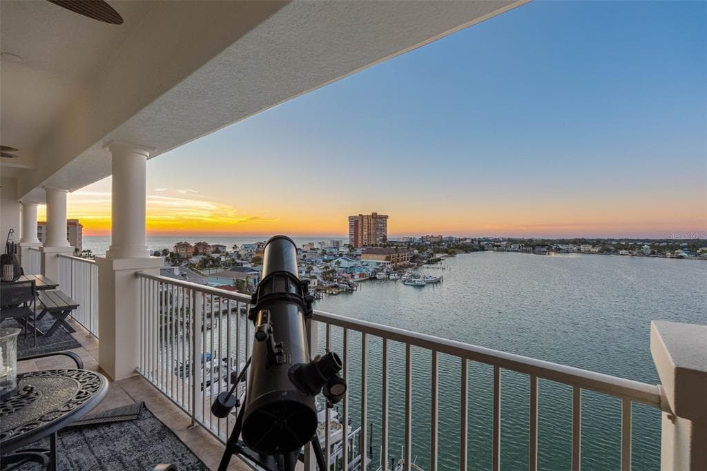 17717 GULF BOULEVARD 702 photo 6
