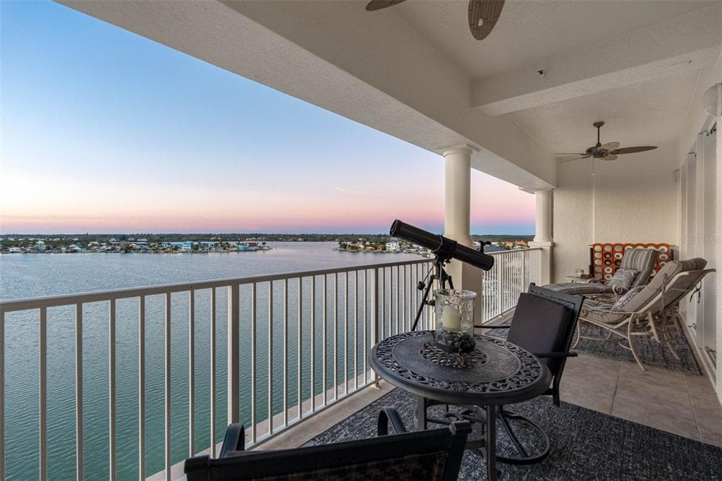 17717 GULF BOULEVARD 702 photo 8
