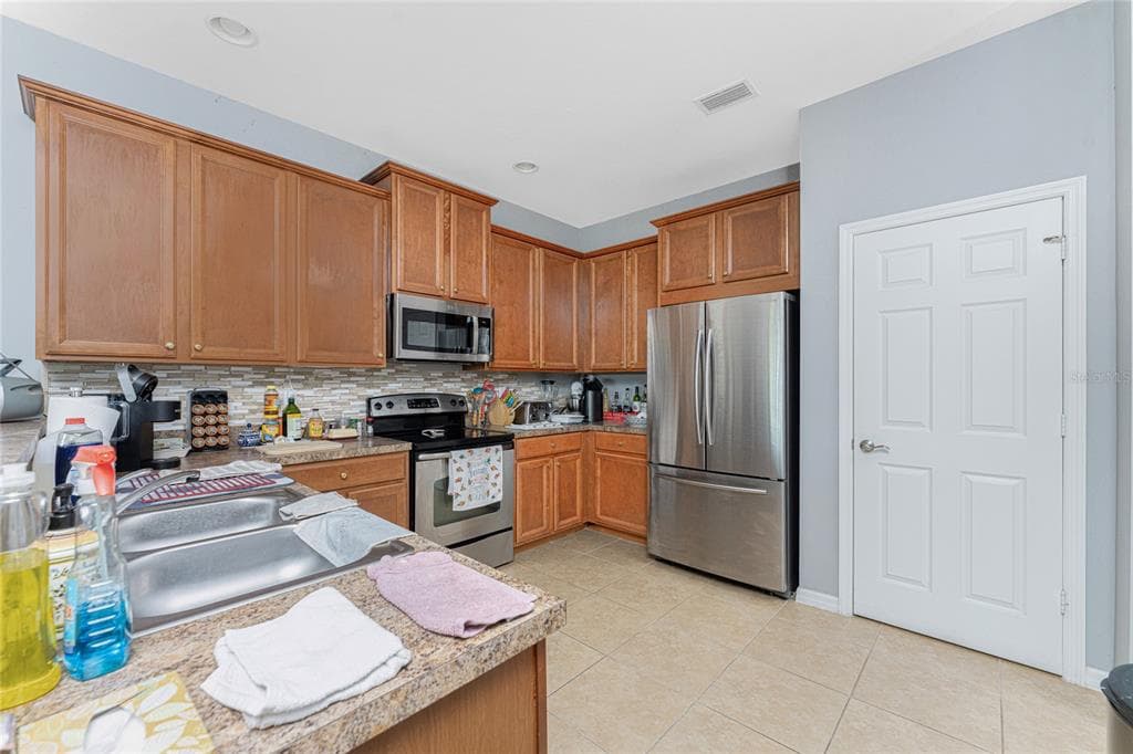 8624 LAKE FRONT COURT photo 11