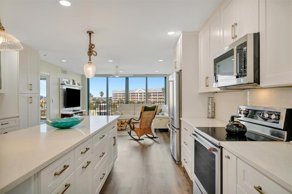 5396 GULF BOULEVARD 407 photo 17