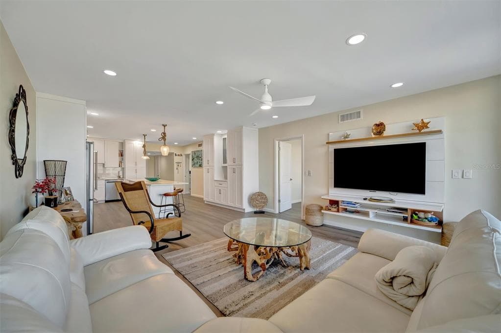 5396 GULF BOULEVARD 407 photo 22