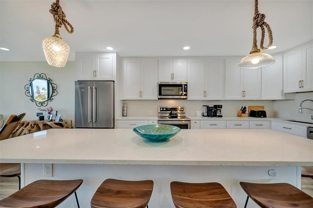5396 GULF BOULEVARD 407 photo 9