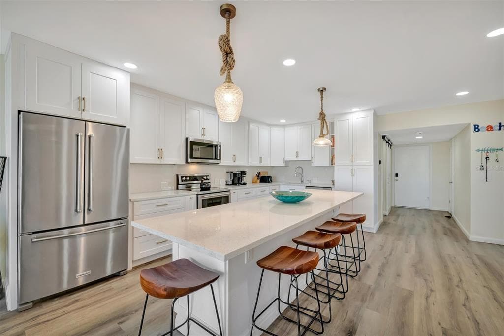 5396 GULF BOULEVARD 407 photo 10