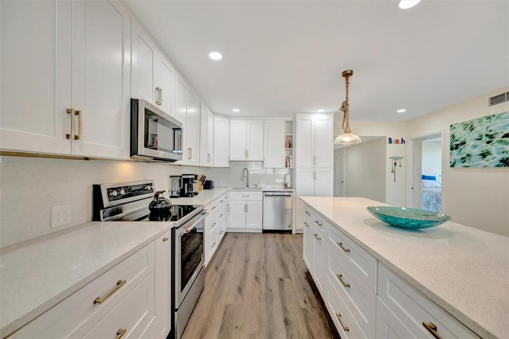 5396 GULF BOULEVARD 407 photo 14