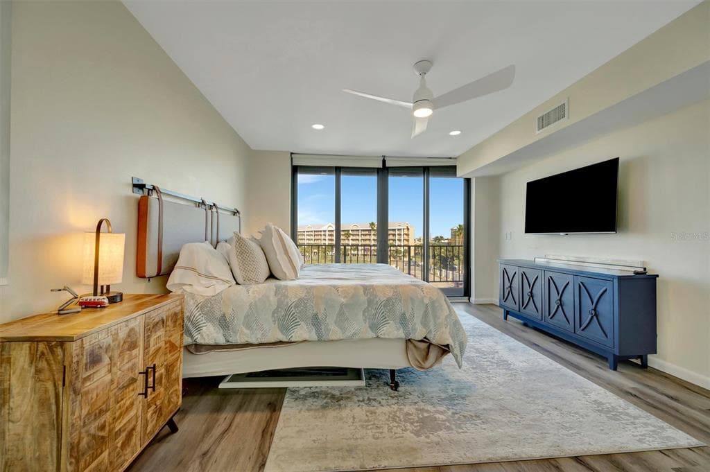 5396 GULF BOULEVARD 407 photo 25