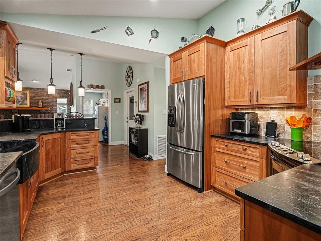507 RAMBLEWOOD STREET photo 7