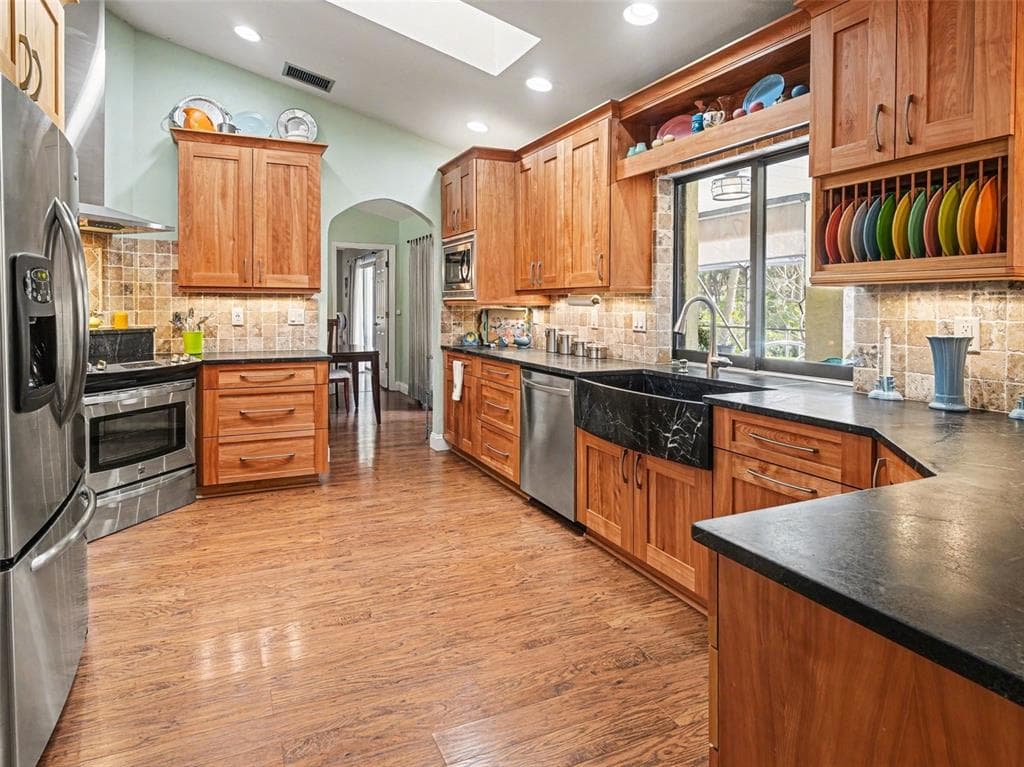 507 RAMBLEWOOD STREET photo 5