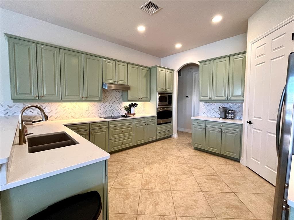 7709 RIVER PRESERVE DRIVE photo 3