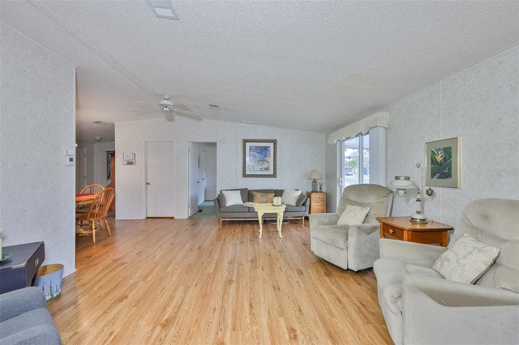 980 7TH STREET NW 16 photo 13