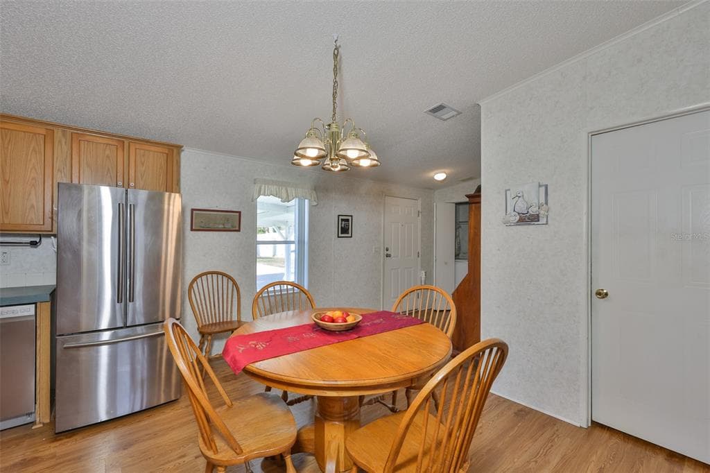 980 7TH STREET NW 16 photo 7