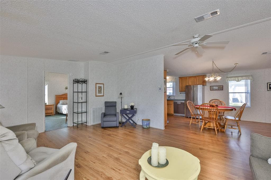 980 7TH STREET NW 16 photo 10