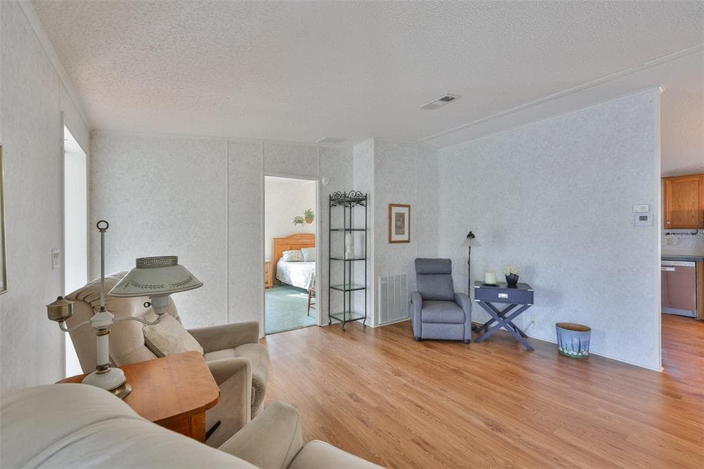 980 7TH STREET NW 16 photo 11