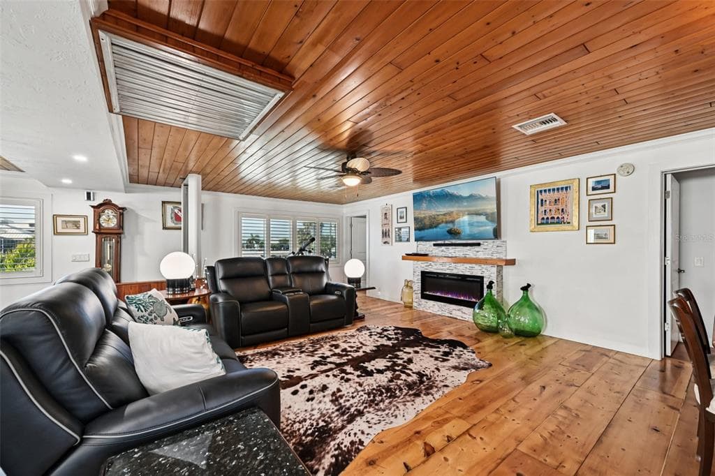 10467 SHERMAN STREET photo 12