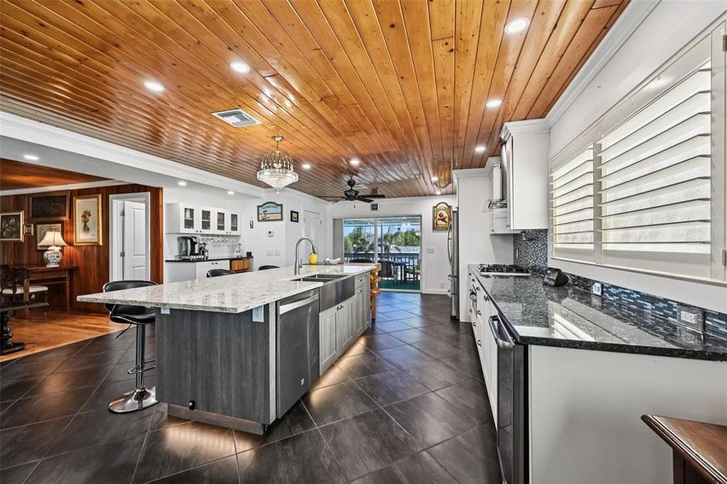 10467 SHERMAN STREET photo 19