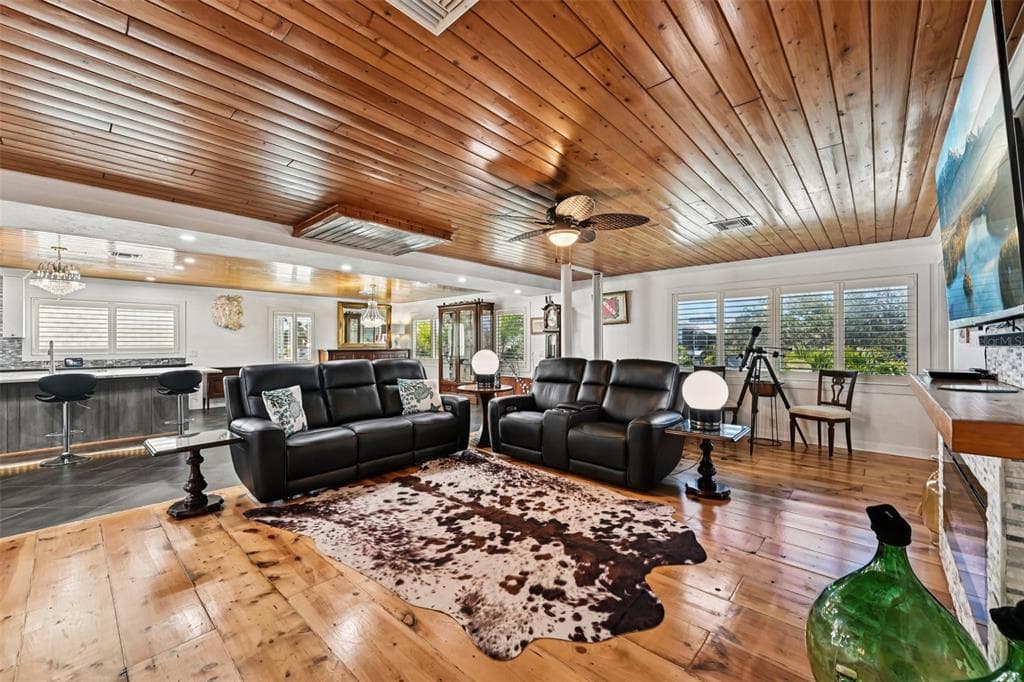10467 SHERMAN STREET photo 8