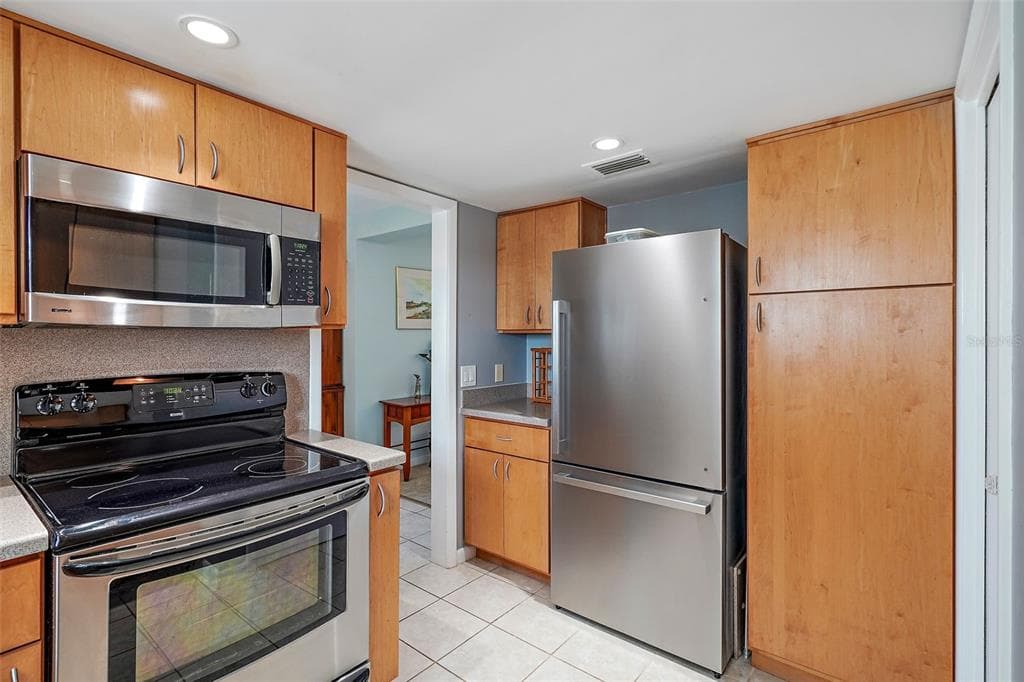 5000 GULF BOULEVARD 304 photo 15
