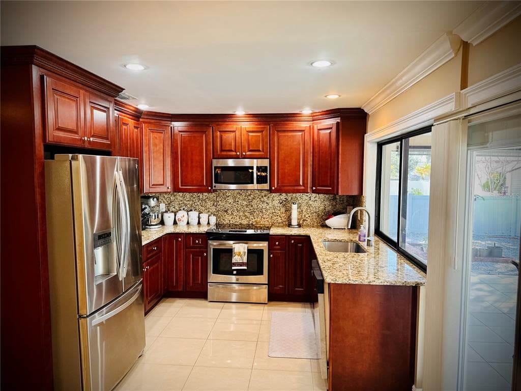 6512 MANILA PALM WAY photo 15